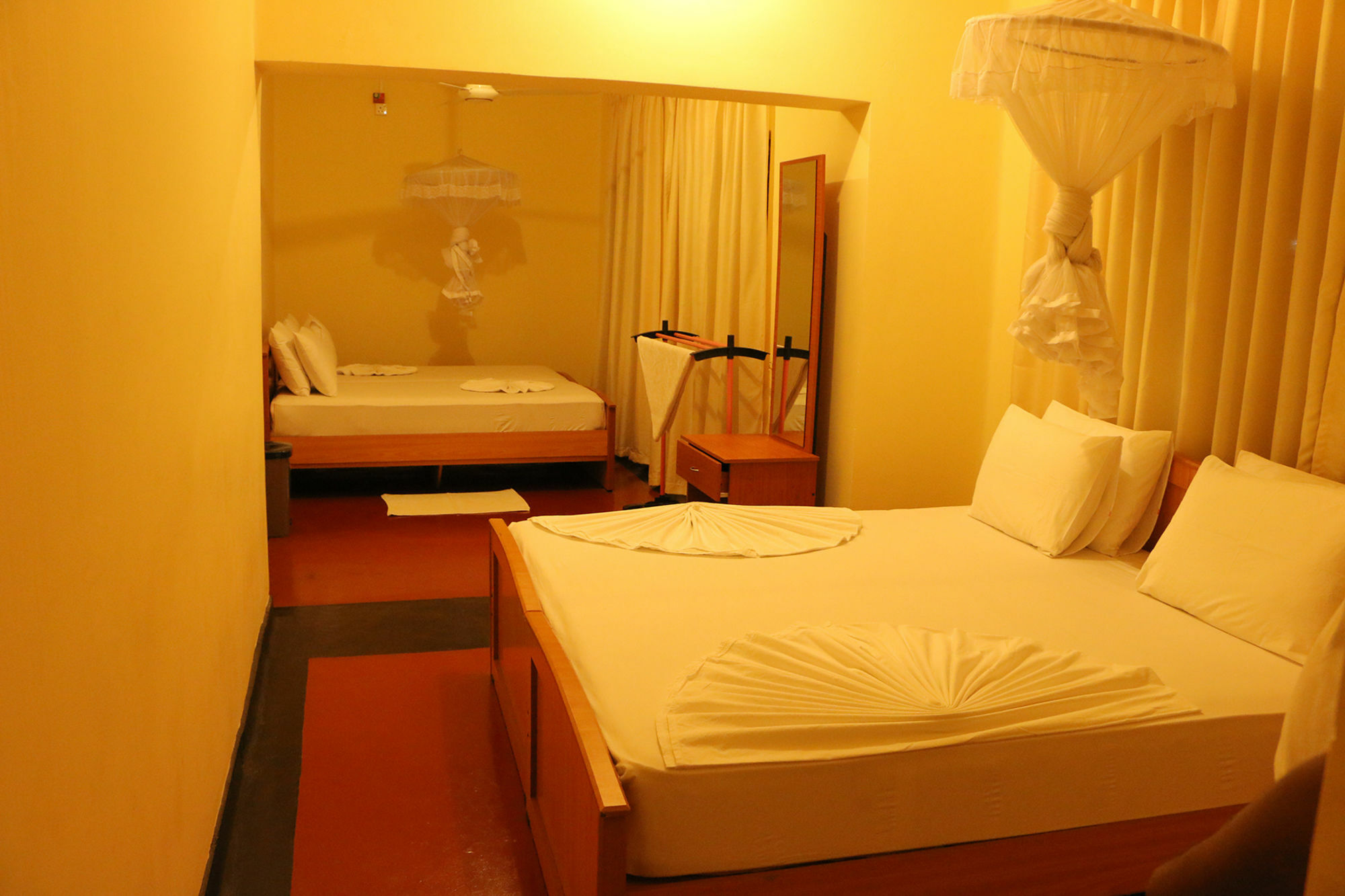 Swiss Garden Tourist Rest Hotel Anuradhapura Eksteriør billede